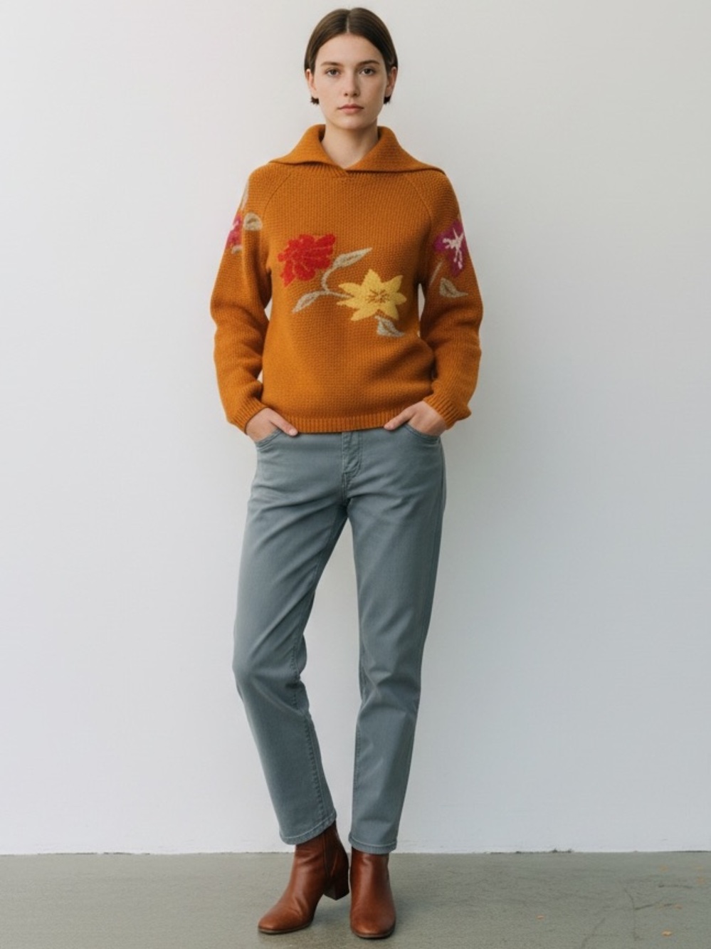 MaxMara Beautifully Woven Sweater Embossed with Flora & Leaves.Exquisite! size M